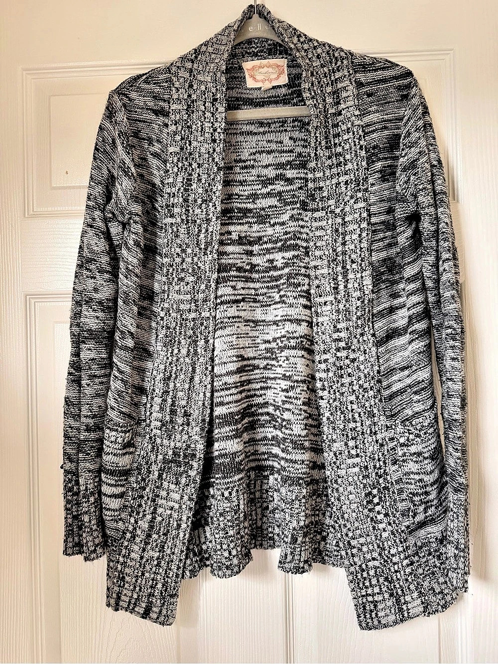 Ambiance Cardigan Black & White Acrylic Size Medium